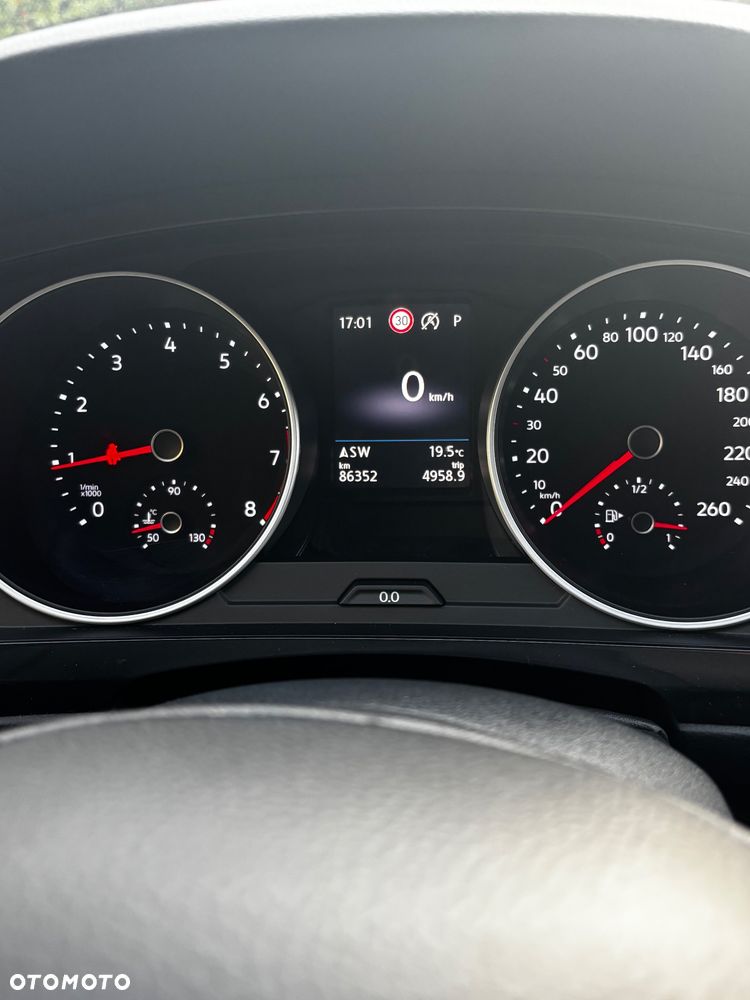 Volkswagen Tiguan - 8