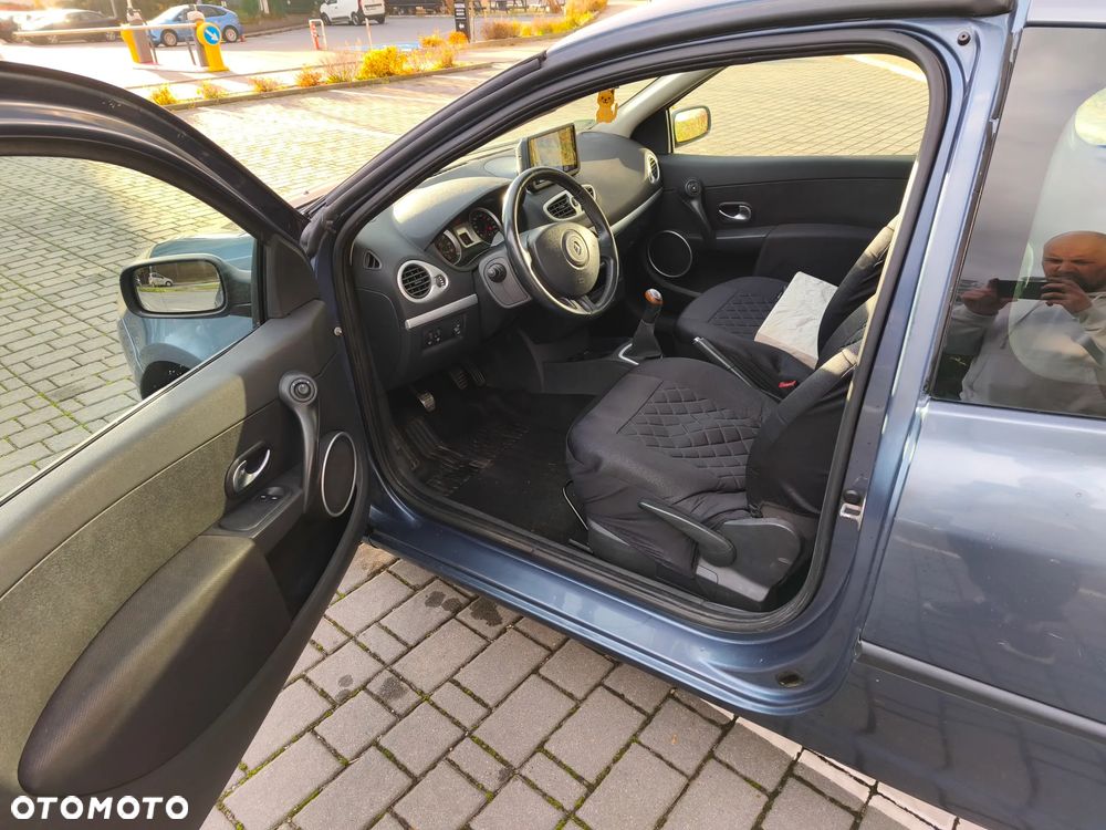 Renault Clio - 16