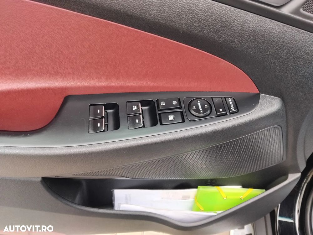 Hyundai Tucson 2.0 CRDI 4WD 8AT Luxury - 17