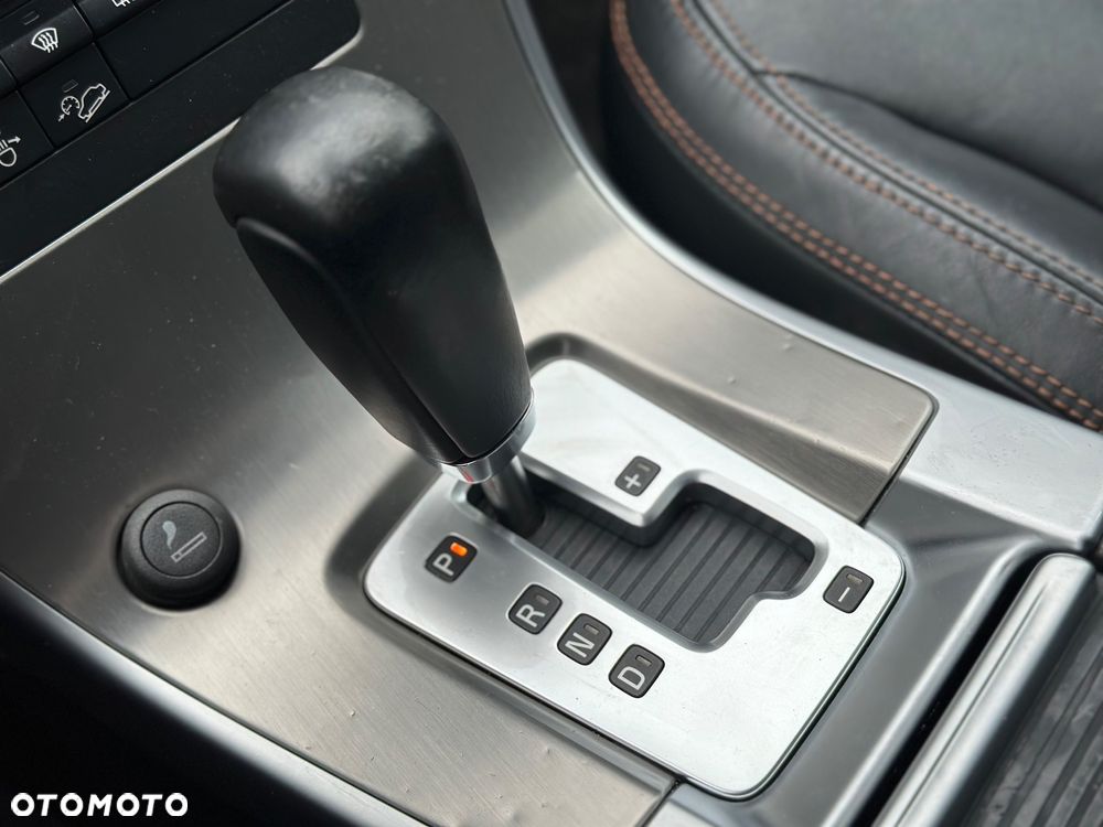 Volvo XC 60 D5 AWD - 16