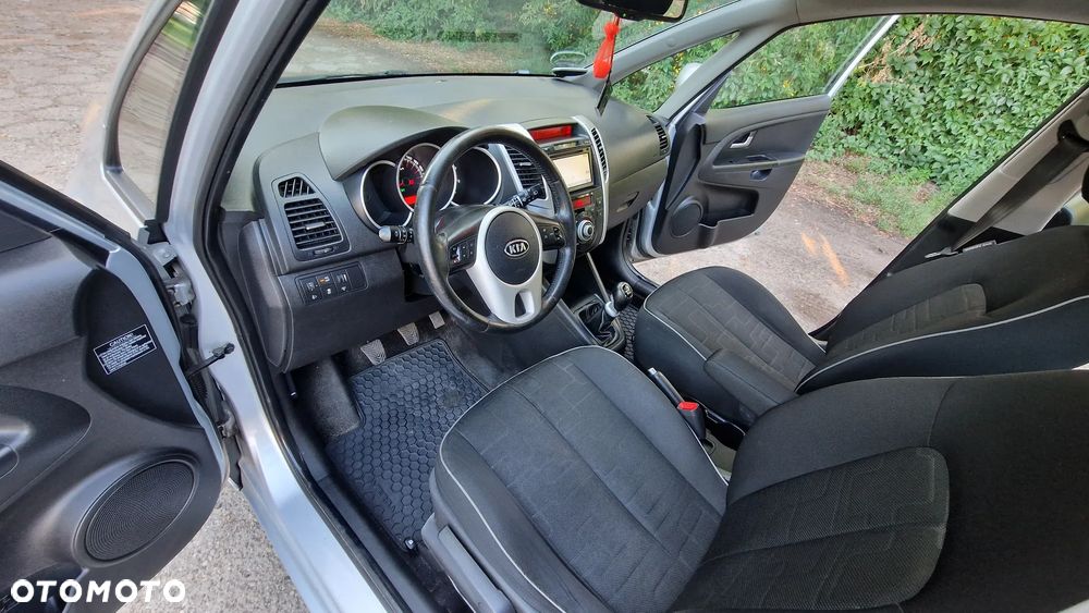 Kia Venga 1.6 CRDi XL - 10