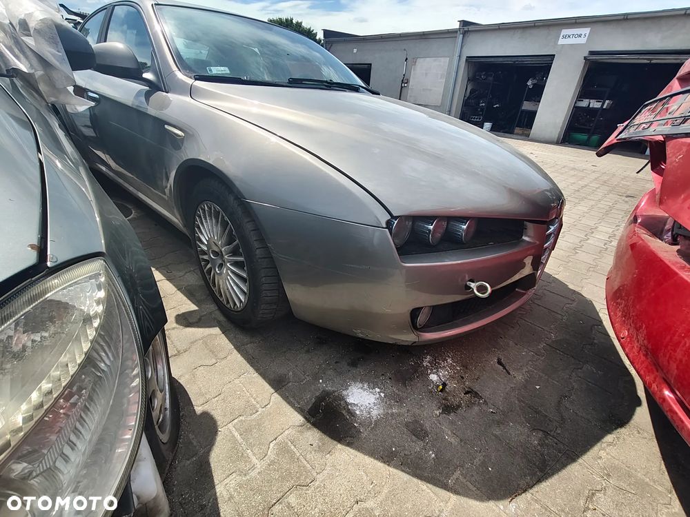 Alfa Romeo 159 2,4  JTDM  diesel na części drzwi szyba klapa lusterko silnik skrzynia fotel itp - 12