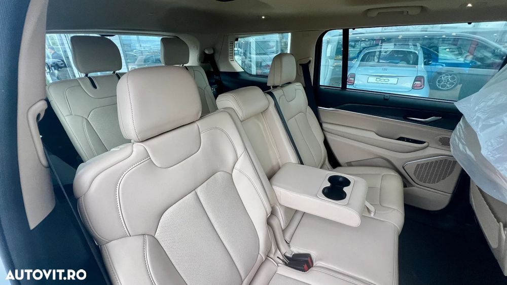 Jeep Grand Cherokee - 16