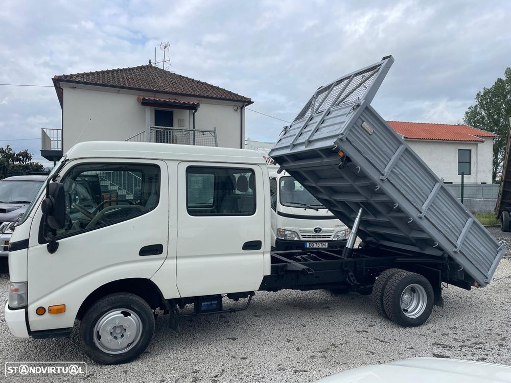 Toyota Dyna 250 2.5D-4D Cab. Dupla c/Báscula - 2