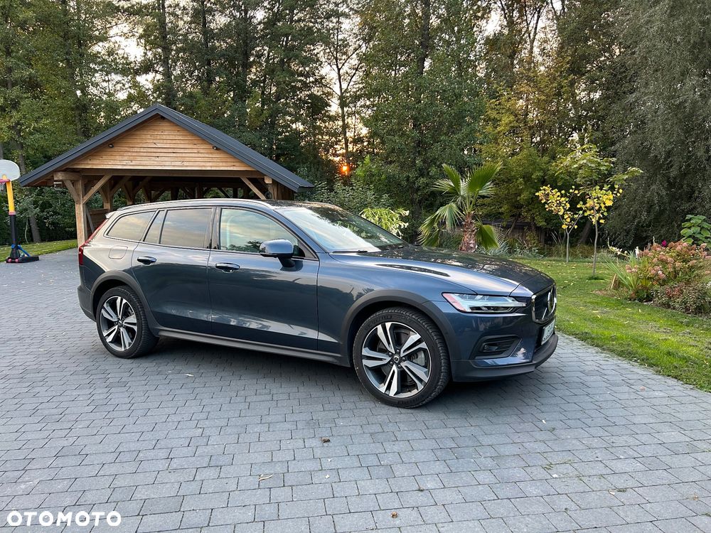 Volvo V60 Cross Country - 3