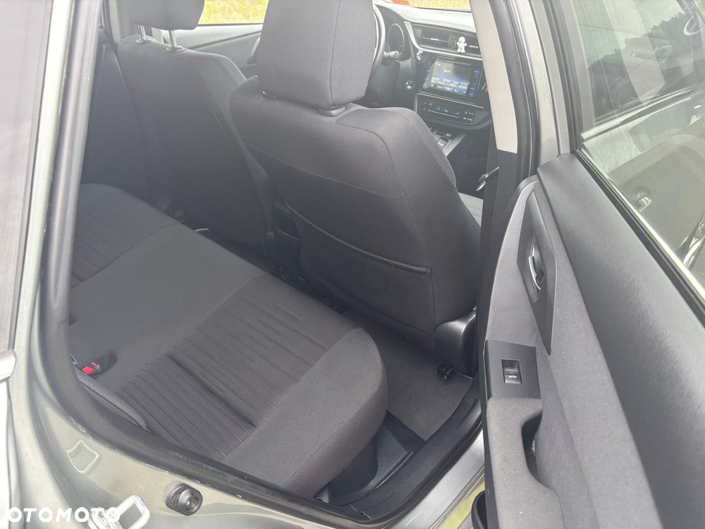 Toyota Auris 1.8 HSD Luna - 16