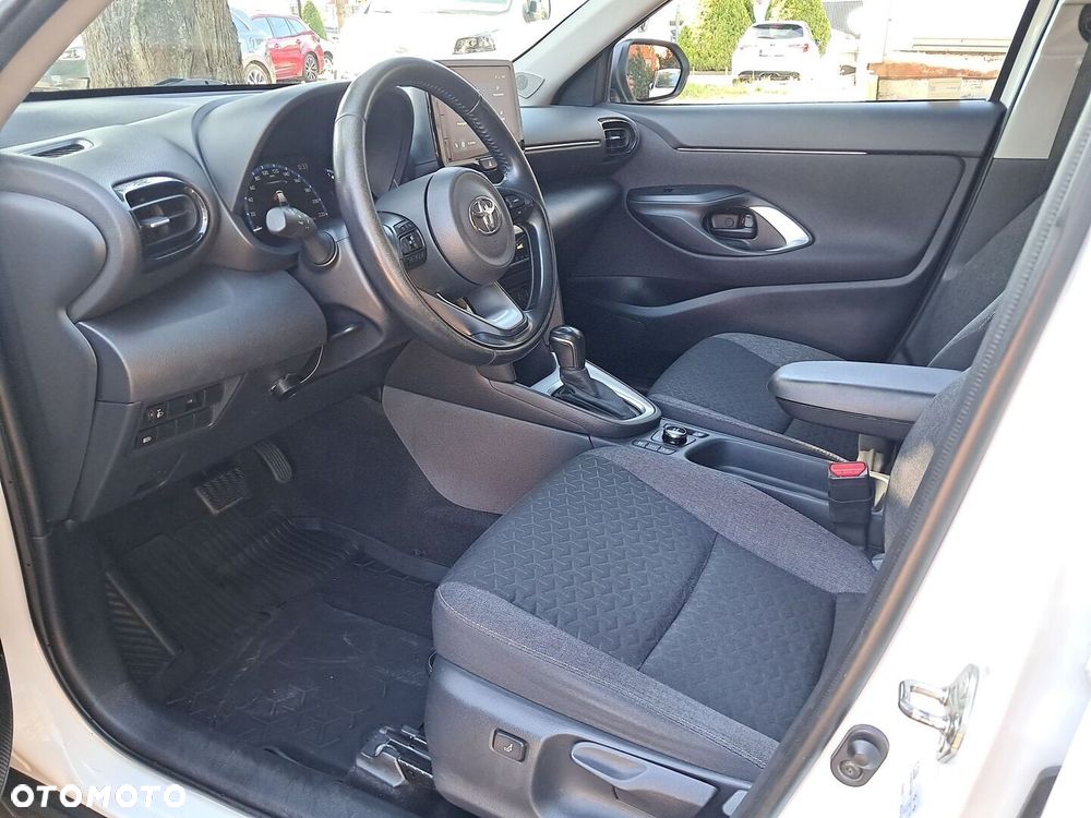 Toyota Yaris Cross Hybrid 1.5 Comfort 4x4 - 11