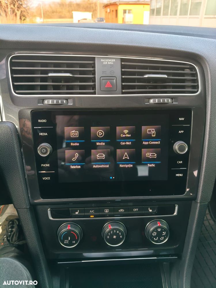 Volkswagen Golf - 11