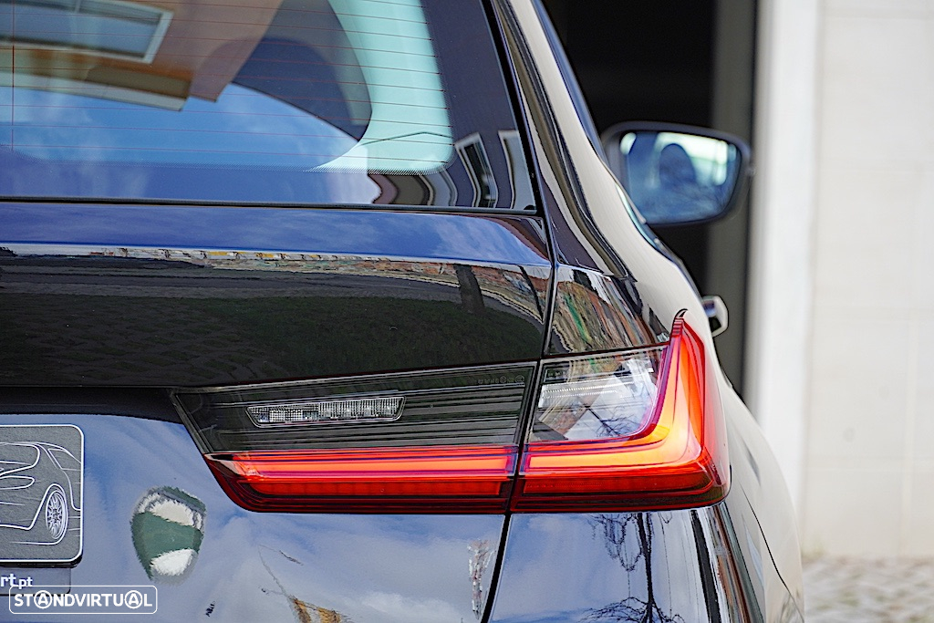 BMW 318 d Touring Auto - 15