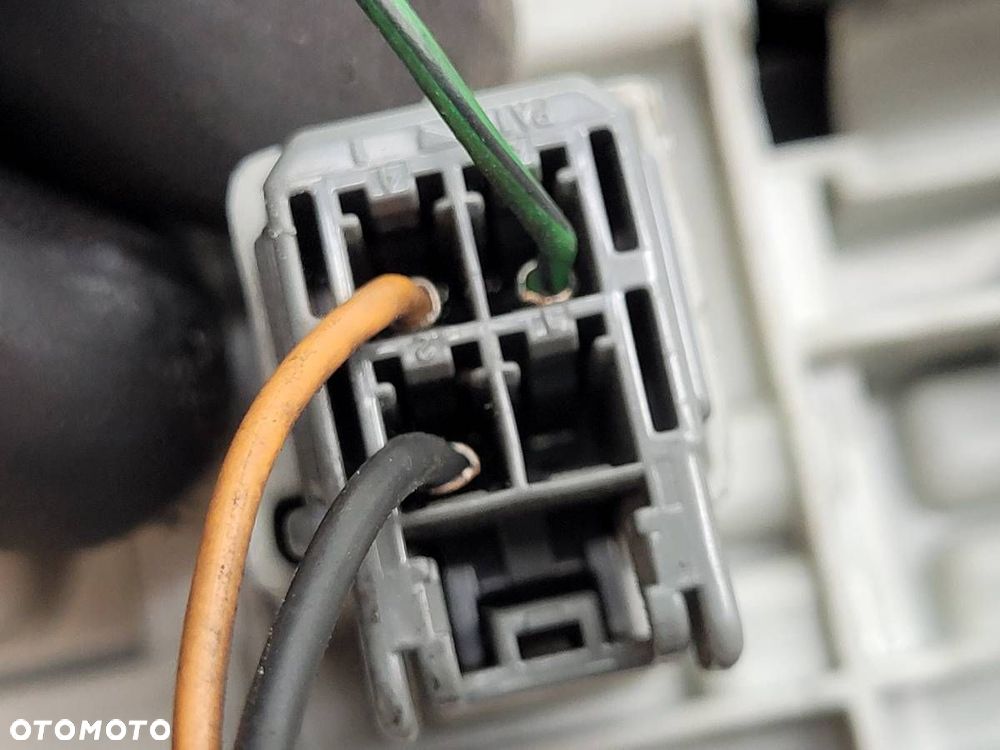 LAMPA TYŁ TYLNA PRAWA W BŁOTNIK VOLVO V50 KOMBI EU 30698921 - 10