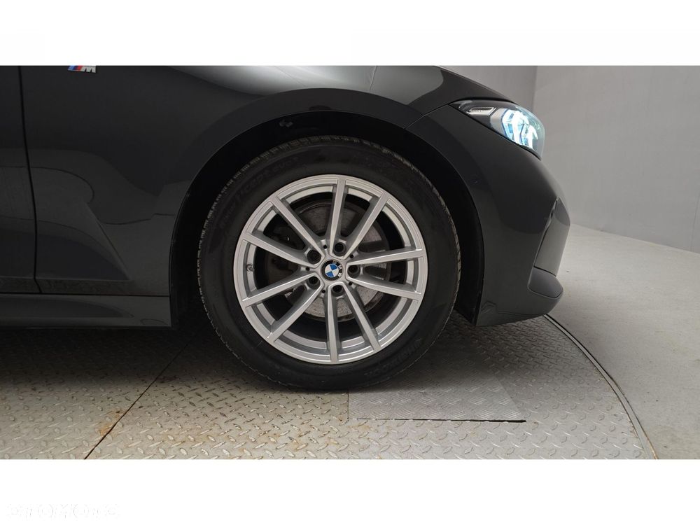 BMW Seria 3 320d xDrive mHEV M Sport - 25