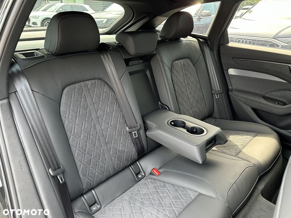 Audi A6 - 24