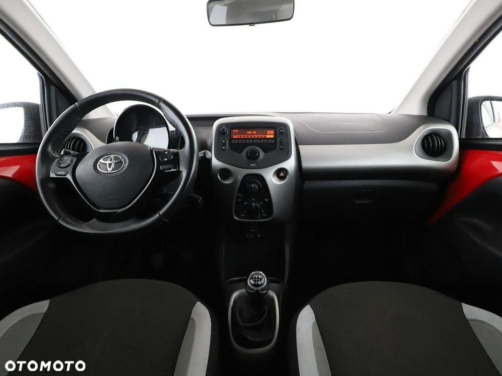 Toyota Aygo x-play - 16