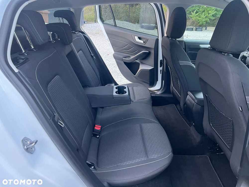 Ford Focus Turnier 2.0 EcoBlue Start-Stopp-System TITANIUM - 34