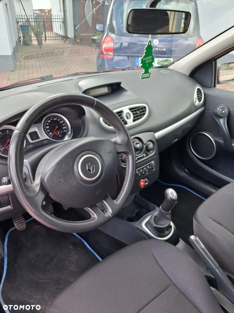 Renault Clio - 8