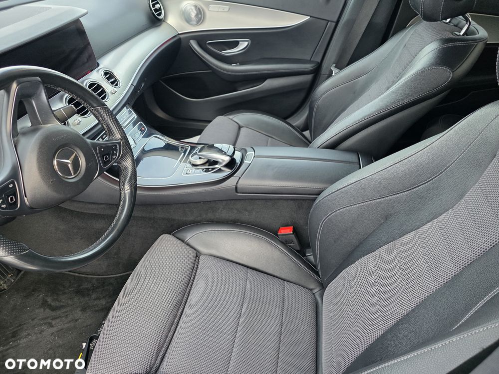 Mercedes-Benz Klasa E 200 9G-TRONIC - 23