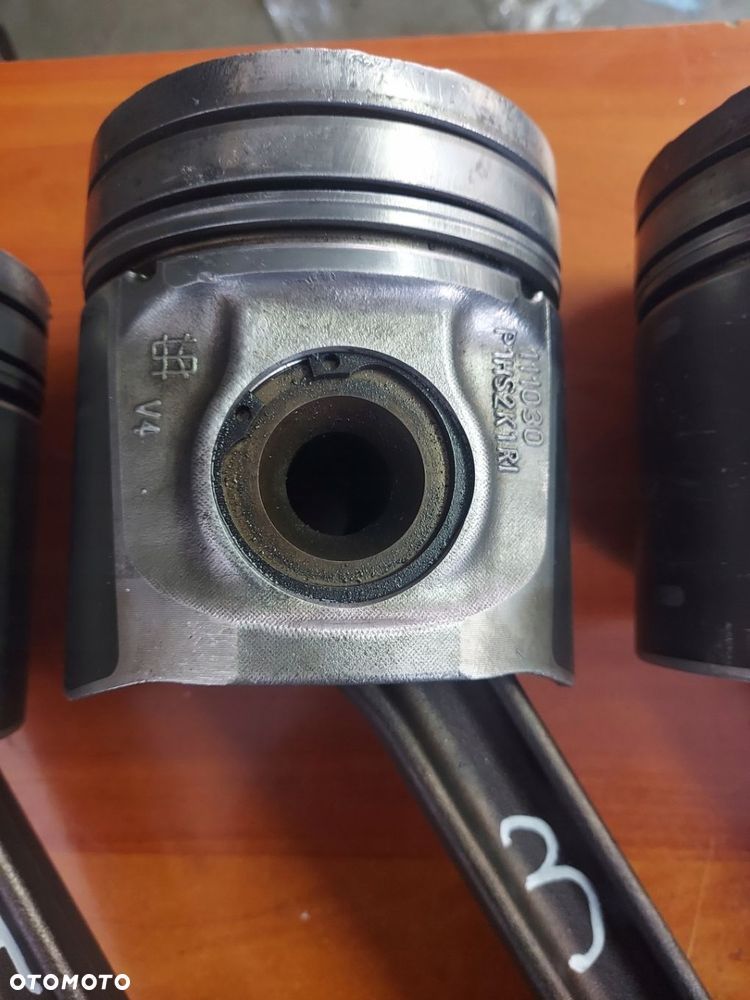 TŁOK  KORBOWÓD SILNIKA 84 CTA-4V MASSEY FERGUSON 8680 2011R - 5