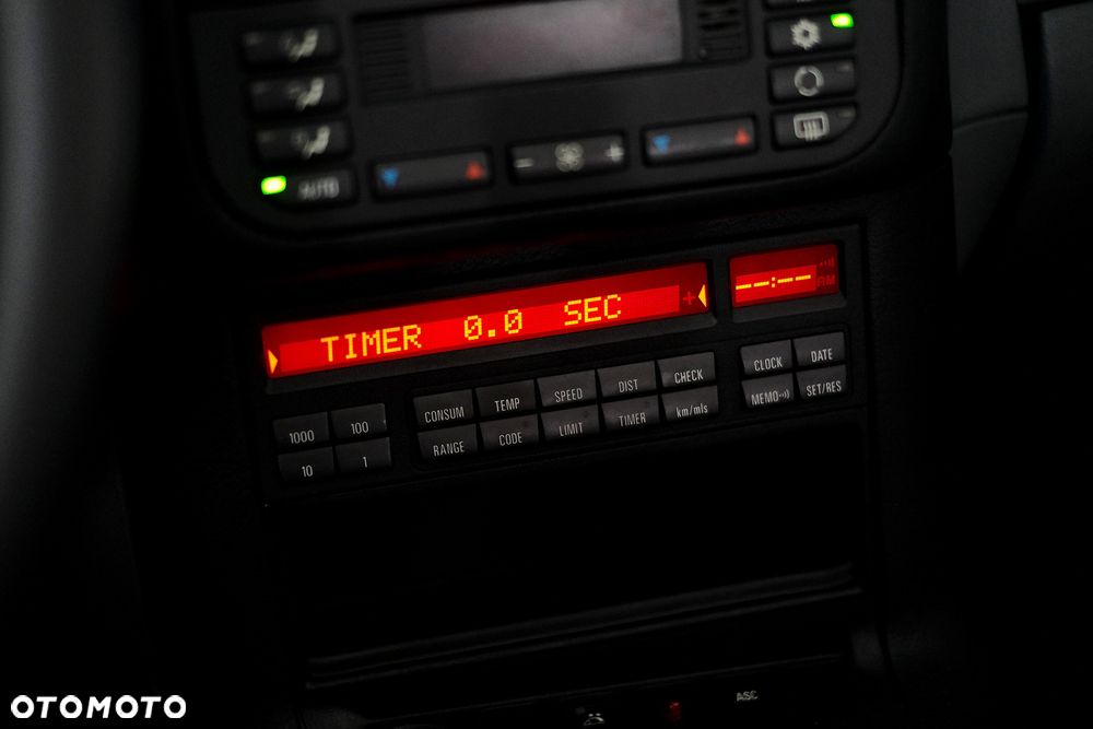 BMW Seria 3 323i - 31