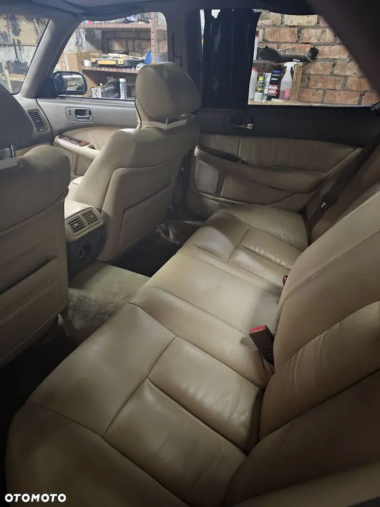 Lexus LS - 7