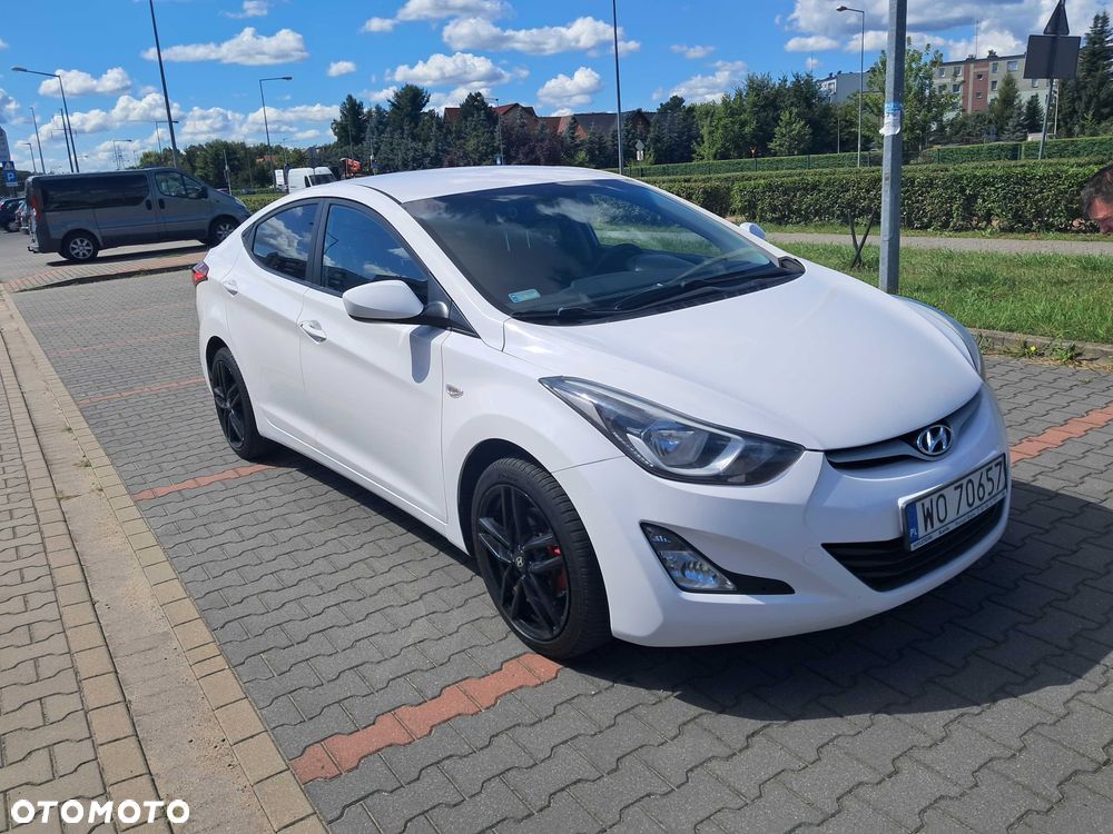 Hyundai Elantra - 1