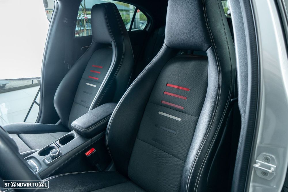 Mercedes-Benz A 180 d AMG Line - 24