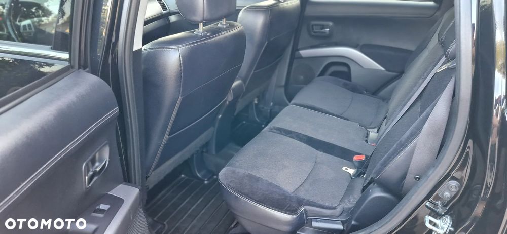 Mitsubishi Outlander 2.0 DID Intense + SE - 14