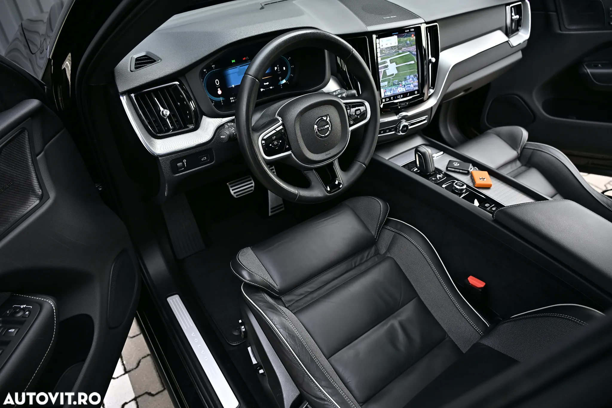 Volvo XC 60 B4 MHEV AT8 AWD R-Design - 17