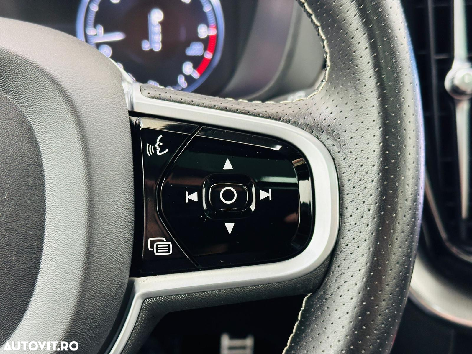 Volvo XC 60 - 32