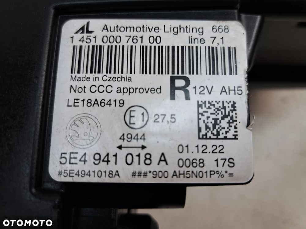 SKODA OCTAVIA IV LAMPA PRAWA FULL LED 5E4941018A - 5