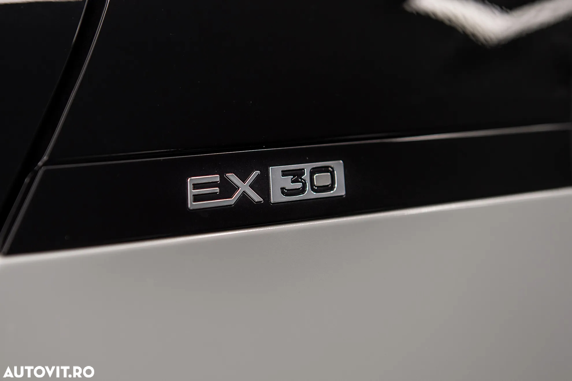 Volvo EX30 Twin Motor Performance AWD Ultra - 11