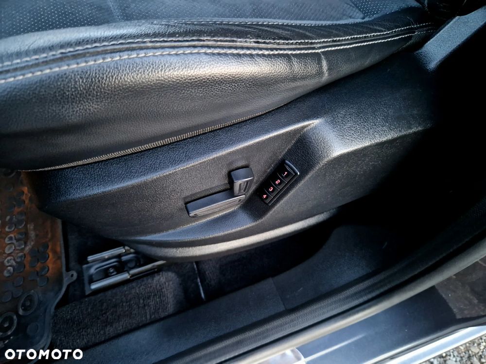 Ford S-Max 2.0 Titanium - 14