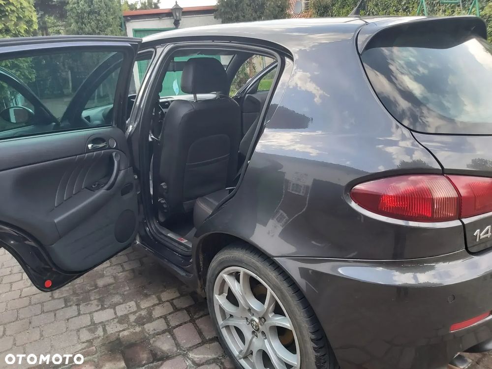 Alfa Romeo 147 1.9 JTD 16V Progress - 9