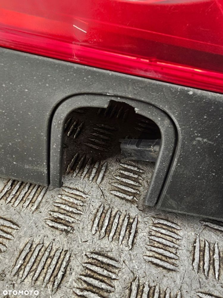 lampa tylna prawa renault trafic ii 265a60118r - 5