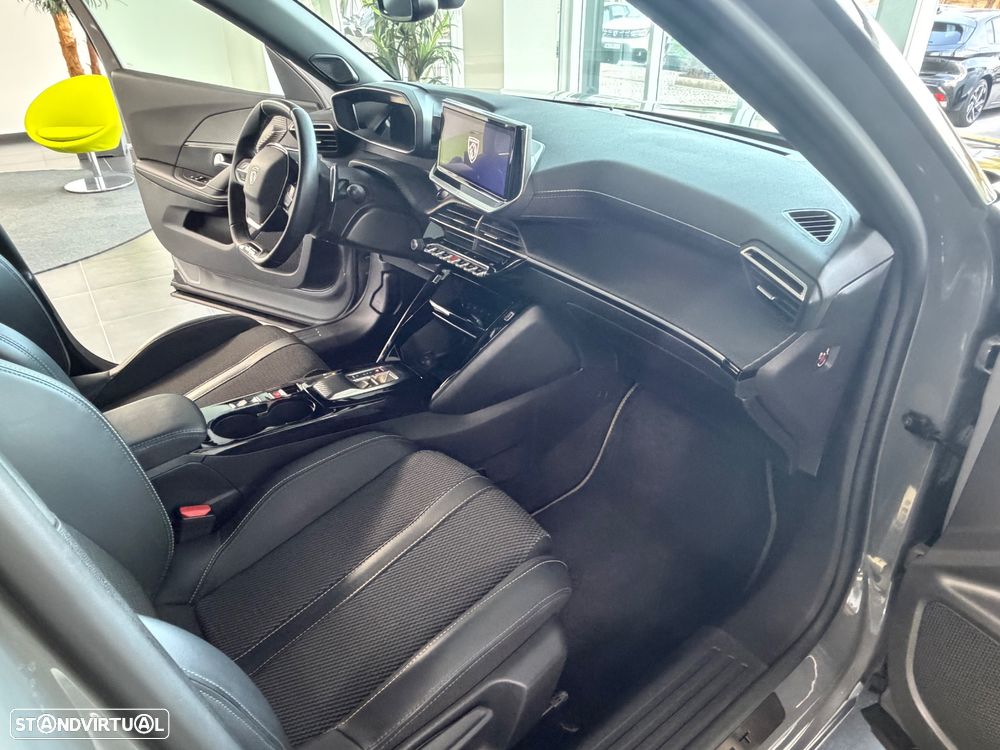 Peugeot 2008 - 11