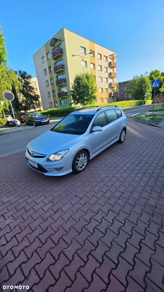 Hyundai i30 1.6 CRDi Comfort EU5 - 10