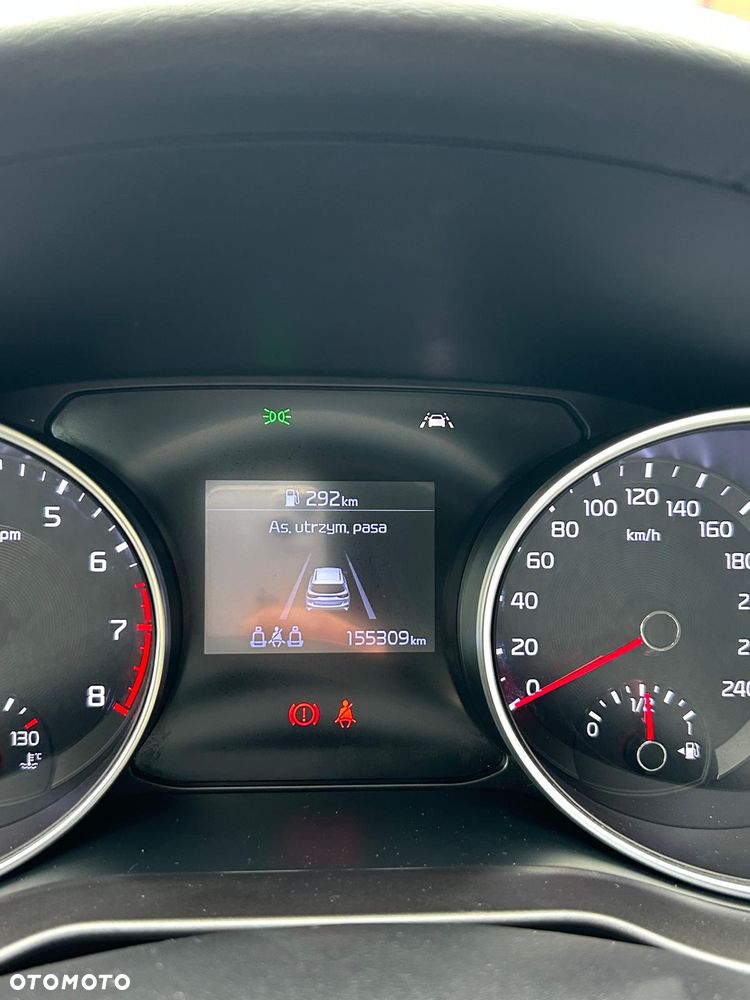 Kia Ceed 1.4 L - 6