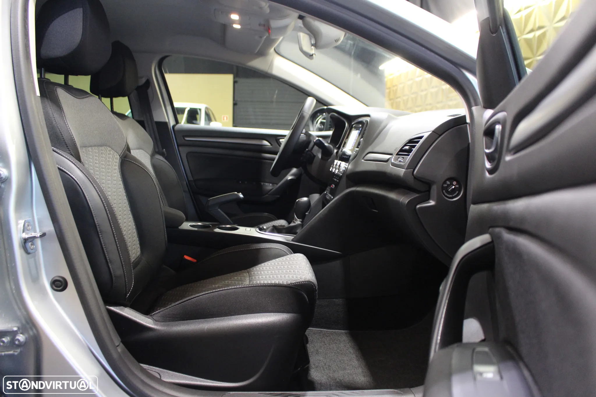 Renault Mégane Sport Tourer 1.5 Blue dCi Limited EDC - 14