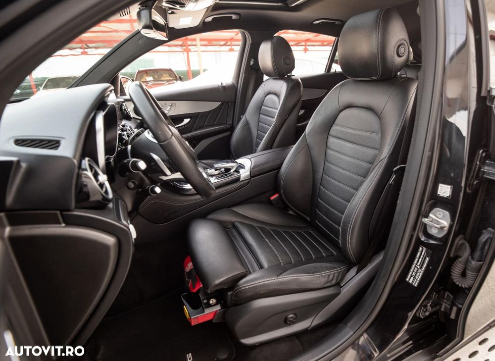 Mercedes-Benz GLC Coupe 250 4Matic 9G-TRONIC AMG Line - 9