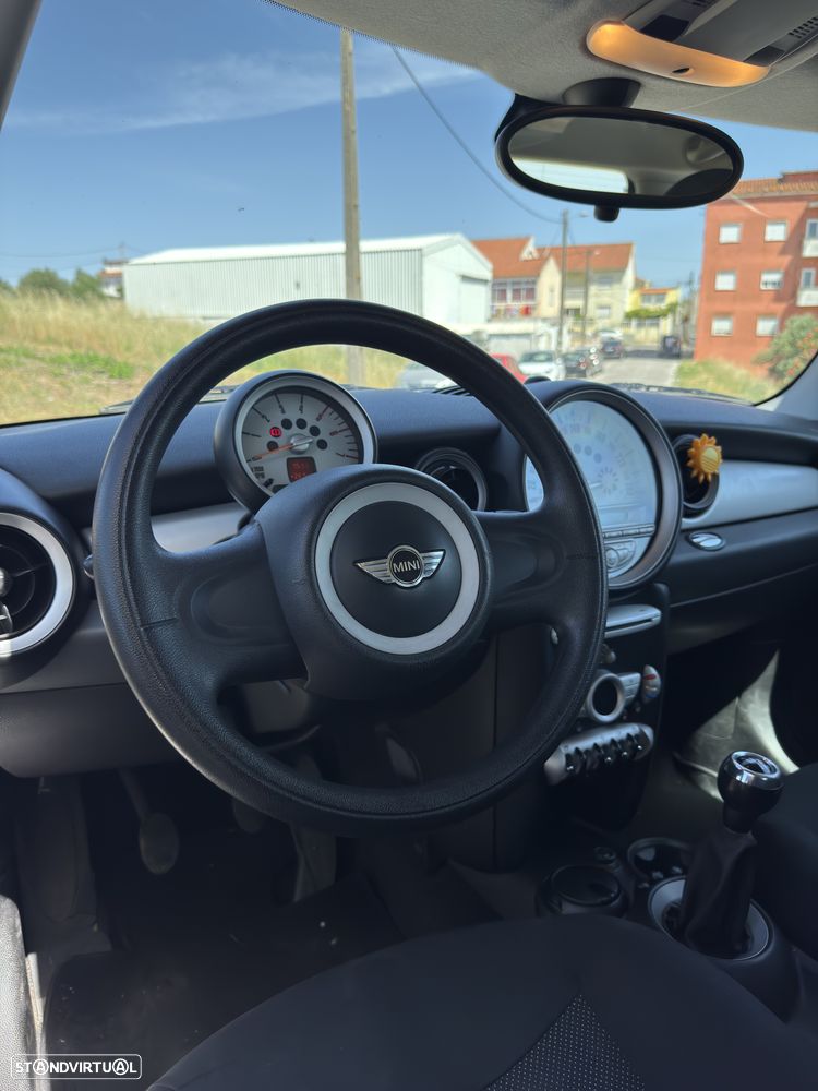 MINI 3 Portas Cooper D - 28