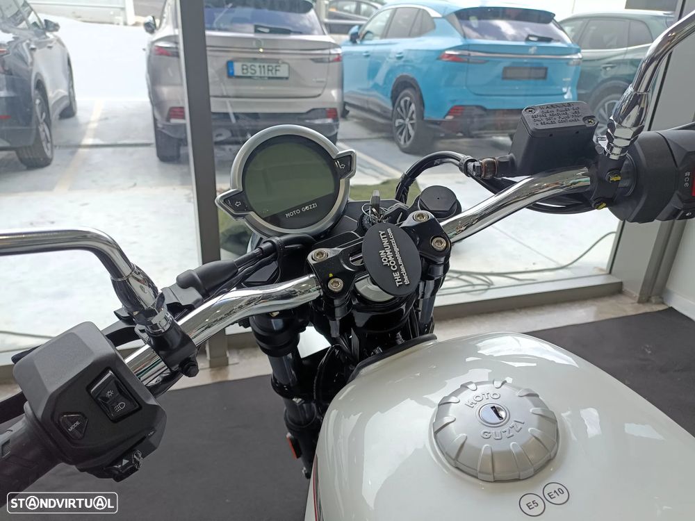 Moto Guzzi V7 Special - 4