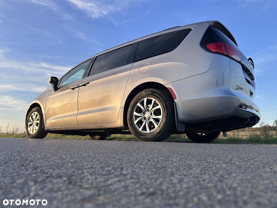 Chrysler Pacifica - 33