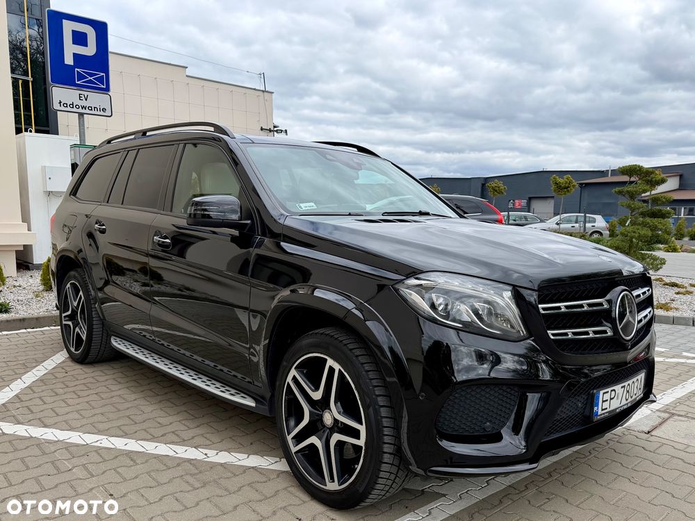 Mercedes-Benz GLS - 1