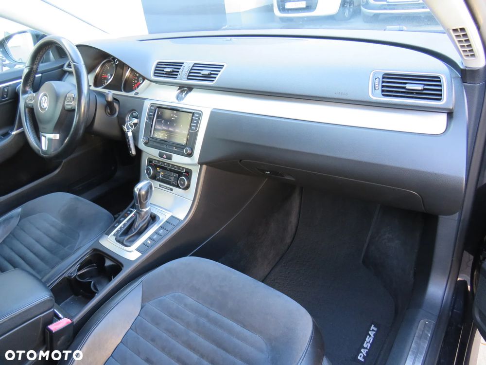 Volkswagen Passat 2.0 TDI Highline DSG - 32
