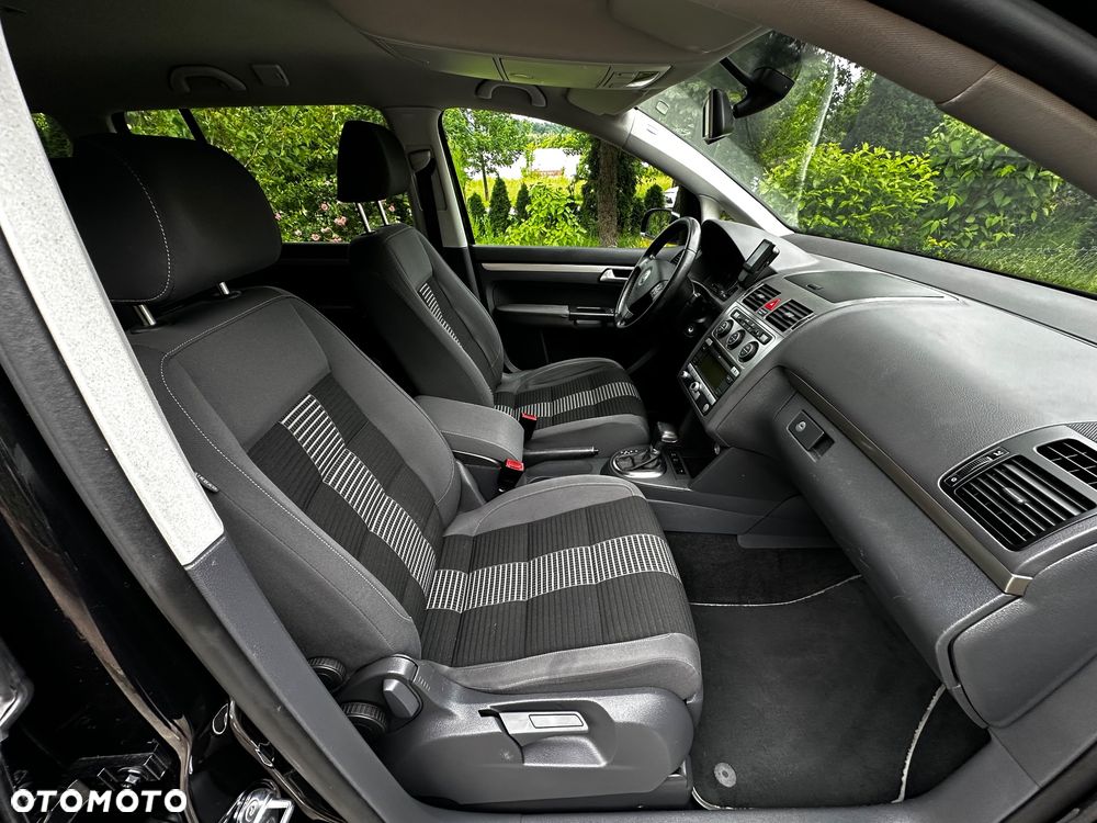 Volkswagen Touran 1.9 TDI DPF DSG Trendline - 6