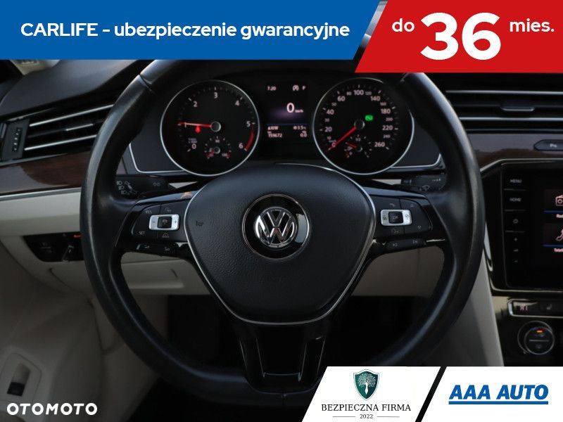 Volkswagen Passat - 18