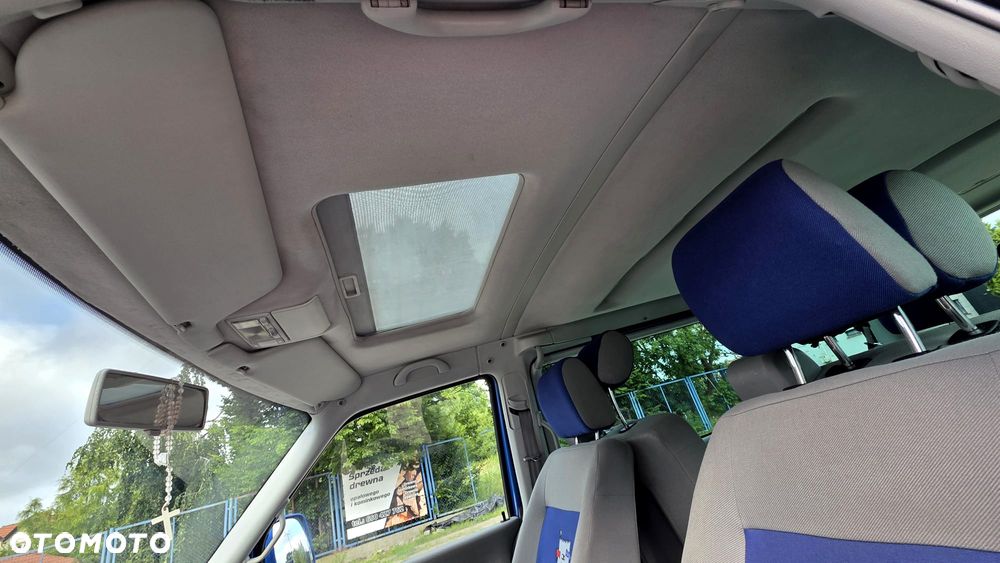 Volkswagen Multivan - 17