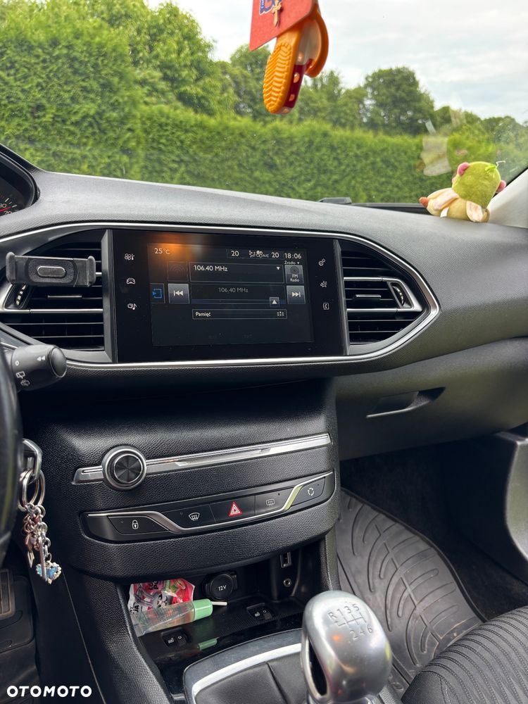 Peugeot 308 1.6 BlueHDi Allure S&S - 17