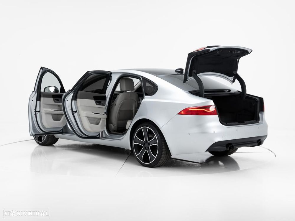 Jaguar XF - 5