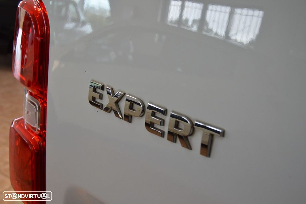 Peugeot Expert 2.0 BlueHDi L2H1 Semi-Vidrado - 23