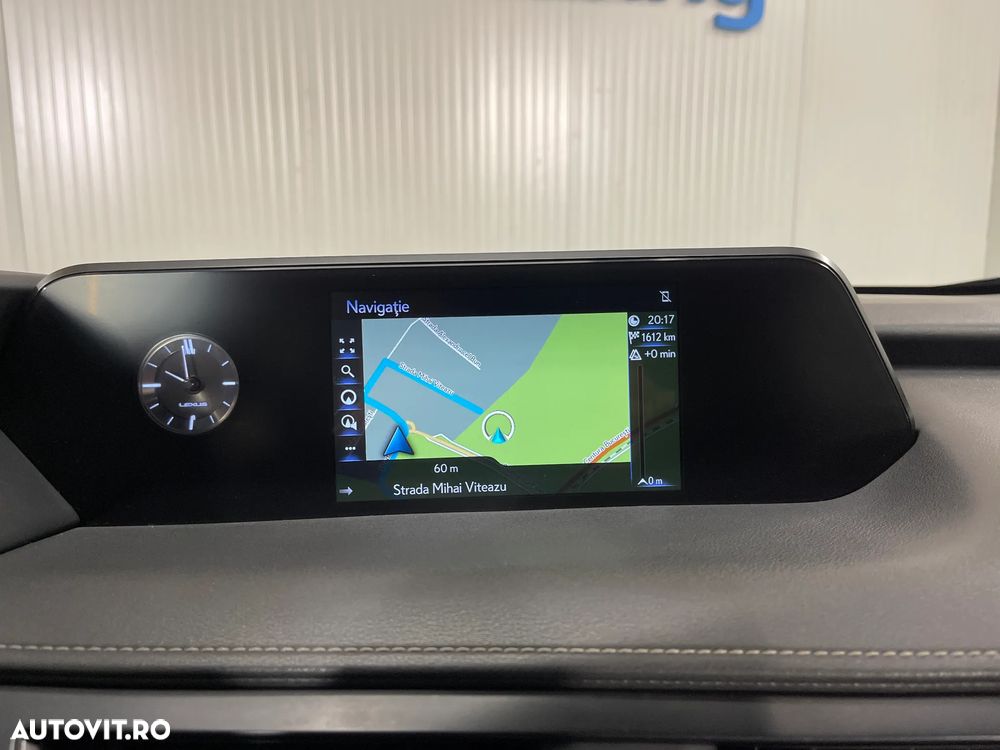 Lexus UX 250h Business Edition - 16